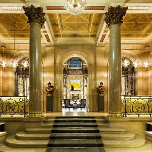 Hilton Opera Otel